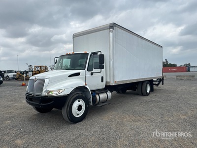 2016 Internatinal 4300 4x2 Van Truck