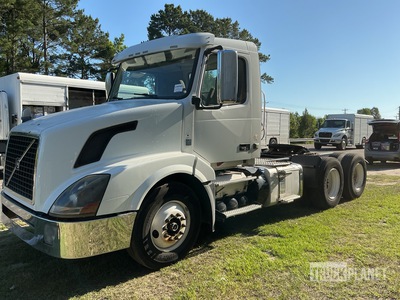 2015 Volvo VNL 300 6x4 T/A Day Cab Truck Tractor