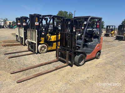 Toyota 4450 lb Cushion Tire Forklift