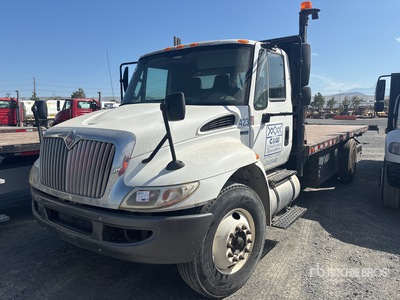 2013 International 4300 4x2 Kiepwagen met open laadbak