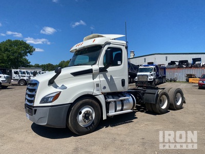 2019 Freightliner Cascadia 126 6x4 T/A Day Cab Truck Tractor