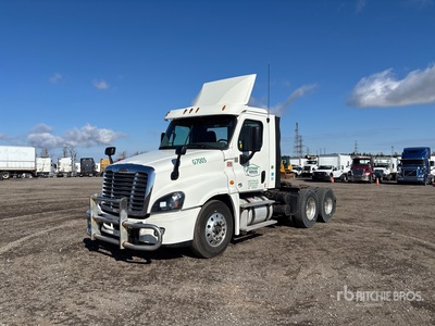 2016 Freightliner Cascadia 125 6x4 T/A Day Cab Truck Tractor