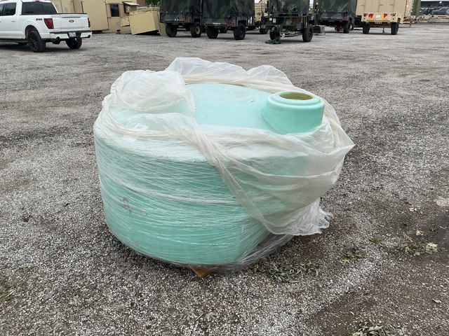 Truck Bed 425-Gallon Polyethylene Utility Storage Tank