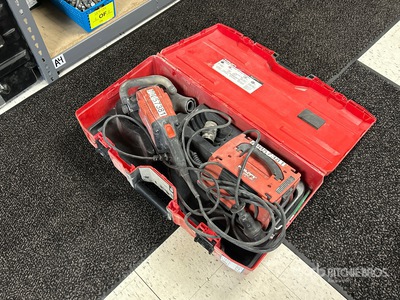 2019 Hilti DG150 W/VC40 Grinder