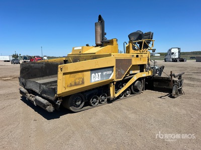 2010 Cat AP-1055D Track Asphalt Paver