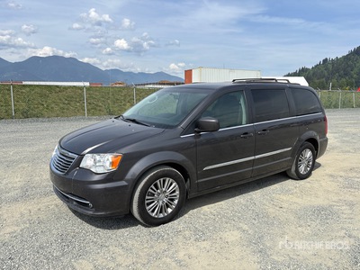 2016 Chrysler Town & Country Minivan