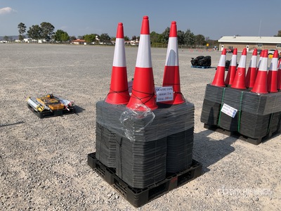 Quantity of (100) 2026 RTC100 Lote de Conos para Trafico (Sin Usar) / Verkeer kegels (Unused)