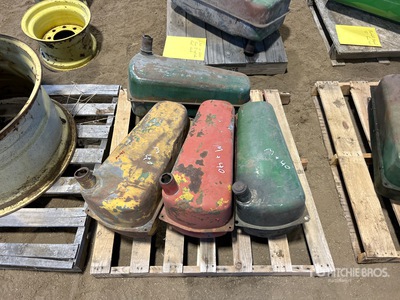 (4) Dabuque Fuel Tanks