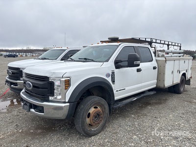 2019 Ford F-450 XL 4x4 Crew Cab Utility Truck