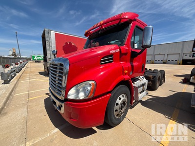 2013 Freightliner Cascadia 6x4 T/A Day Cab Truck Tractor