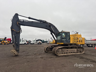 2011 John Deere 450D LC حفارة بجنزير