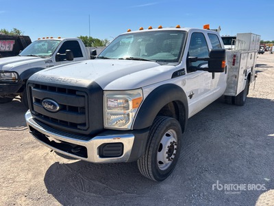 2016 Ford F-550 XL 4x2 Crew Cab Camión Utilitario (Inoperable)