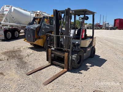 2000 Daewoo D30S-3 5550 lb Wózek widłowy (Inoperable)