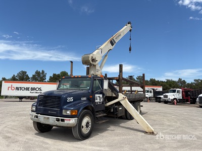National series 500C 30000 lb Straight Boom on 2001 International 4900 6x4 Crane Truck