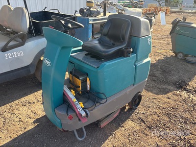 Tennant T7 Ride-On Scheuersaugmaschine