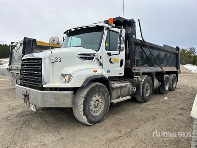 2021 Freightliner 114SD 6x4 شاحنة قلابة /ثلاثة محاور