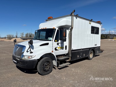 2007 International 4200 SBA 4x2 Utility Truck