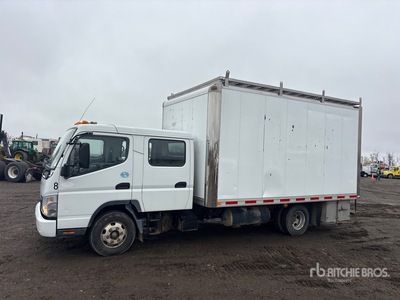 2009 Mitsubishi Fuso FE84W 4x2 Crew Cab شاحنة متعددة الاغراض