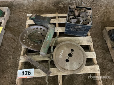 Tractor Seat, Fly Wheel & Steel Lugs Pièces diverses