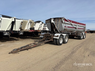2014 Arnes 25 ft Quad/A Tipping Trailer