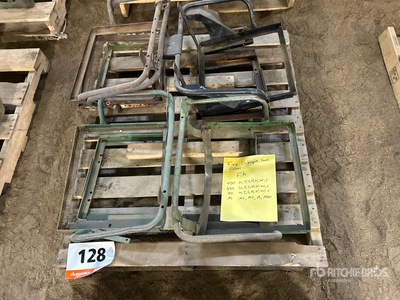 Quantity of (5) Dubuque Seat Frames Pièces diverses