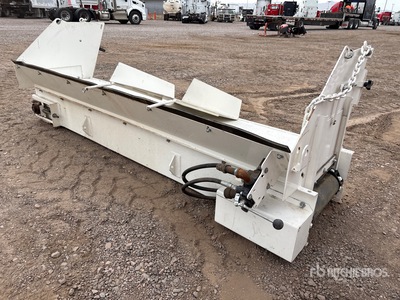14 in x 8 ft Portable Transfer Hydraulic Conveyor