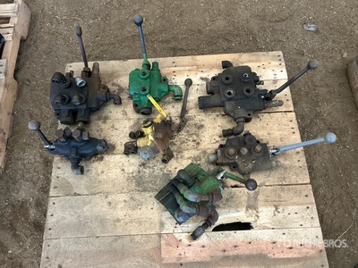 Quantity of (7) Hydraulic Control Valve Hydraulic Parts