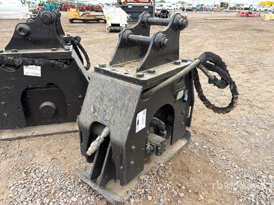 2016 Cat CVP16 12 in 420 lb Plate Compactor Attachment