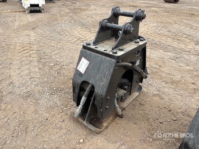 2016 Cat CVP16 12 in 420 lb Plate Compactor Attachment