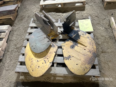 Quantity of (3) Dubuque Utility Fender