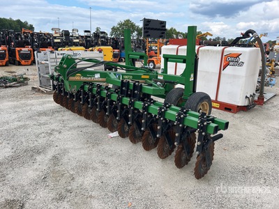Great Plains 180 in Center Pivot Hitch 30 Coulters, 6 in spacing Cultivator