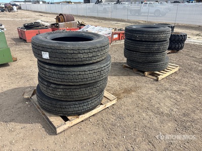 Quantity of (8) 11R24.5 Bridgestone اطارات المواصلات