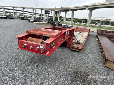 2009 Witzco Challenger RG50 Tri/A Removable Gooseneck Lowboy Trailer