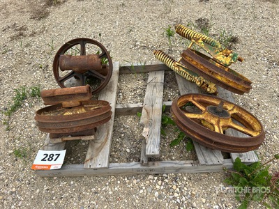 Vintage 3 Roller Cast Iron Wheels Pièces diverses