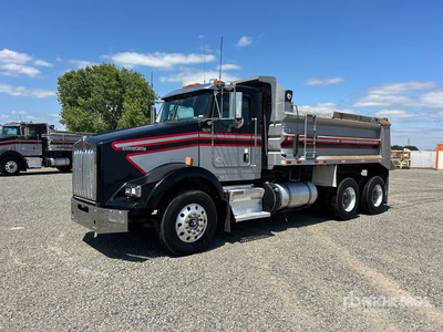 2014 Kenworth T800 6x4 Tipper Truck