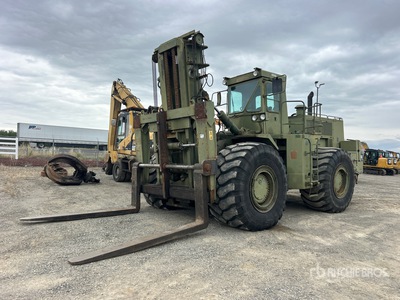 1983 Cat DV43 50000 lb Container Handler