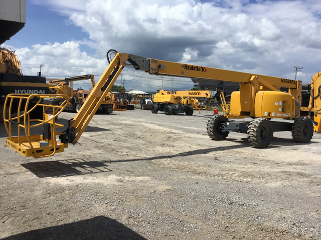 2015 Haulotte HA260PX 4WD Diesel Articulating Boom Lift 2015 Haulotte HA260PX 4WD Diesel Articulating Boom Lift