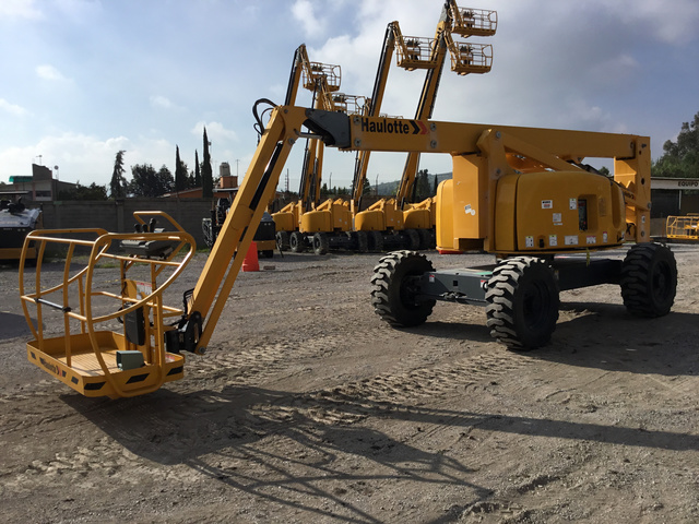 2015 Haulotte HA20PX 4WD Diesel Articulating Boom Lift 2015 Haulotte HA20PX 4WD Diesel Articulating Boom Lift