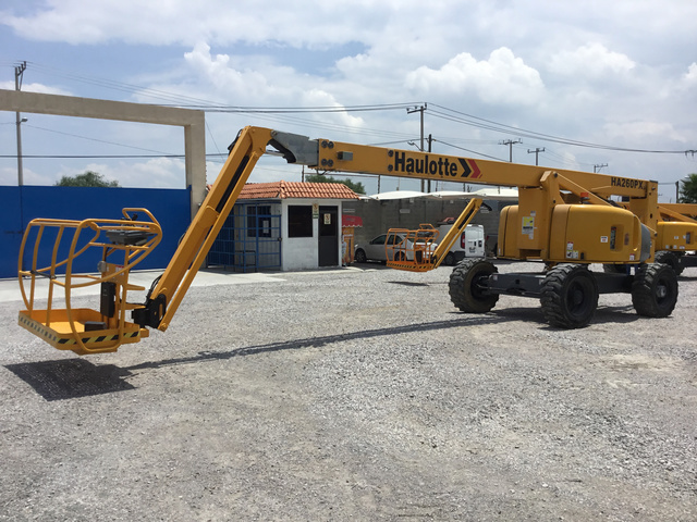 2013 Haulotte HA260PX 4WD Diesel Articulating Boom Lift 2013 Haulotte HA260PX 4WD Diesel Articulating Boom Lift