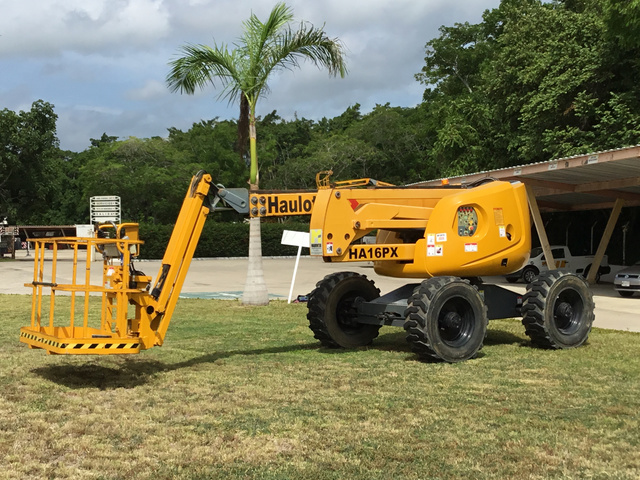 2013 Haulotte HA16PX 4WD Diesel Articulating Boom Lift 2013 Haulotte HA16PX 4WD Diesel Articulating Boom Lift