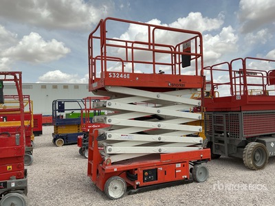 2015 Snorkel S3246E Electric Scissor Lift