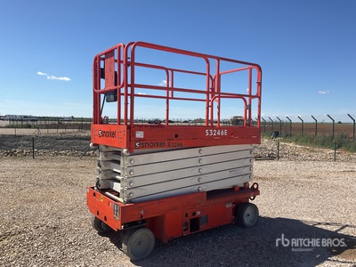 2015 Snorkel S2632E Scissor Lift