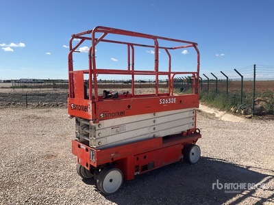2014 Snorkel S2632E Scissor Lift