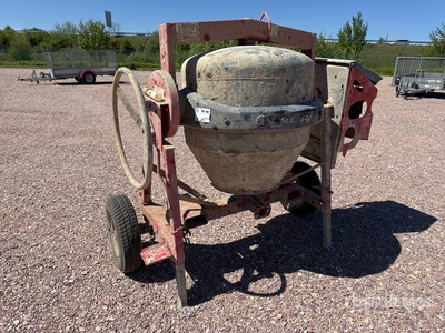 Altrad Betonniere S/A خلاط خرسانة متنقل