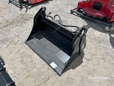 2026 GIYI GY-XKH39 39 in Multi-Purpose Mini Skid Steer Bucket (Unused)