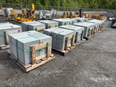 Quantity of (7) Pallets of Bluestone Landscaping Paver Pierres