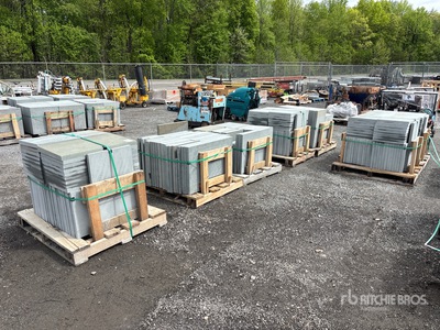 Quantity of (7) Pallets of Bluestone Landscaping Paver Pierres