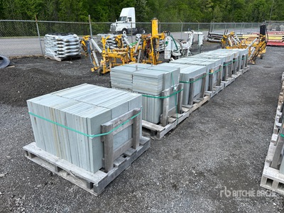 Quantity of (7) Pallets of Bluestone Landscaping Paver Pierres