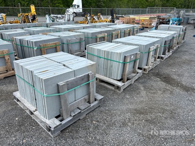 Quantity of (7) Pallets of Bluestone Landscaping Paver Pierres