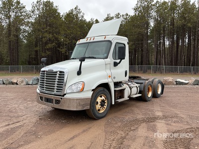 2019 Freightliner Cascadia 125 6x4 T/A Day Cab Truck Tractor